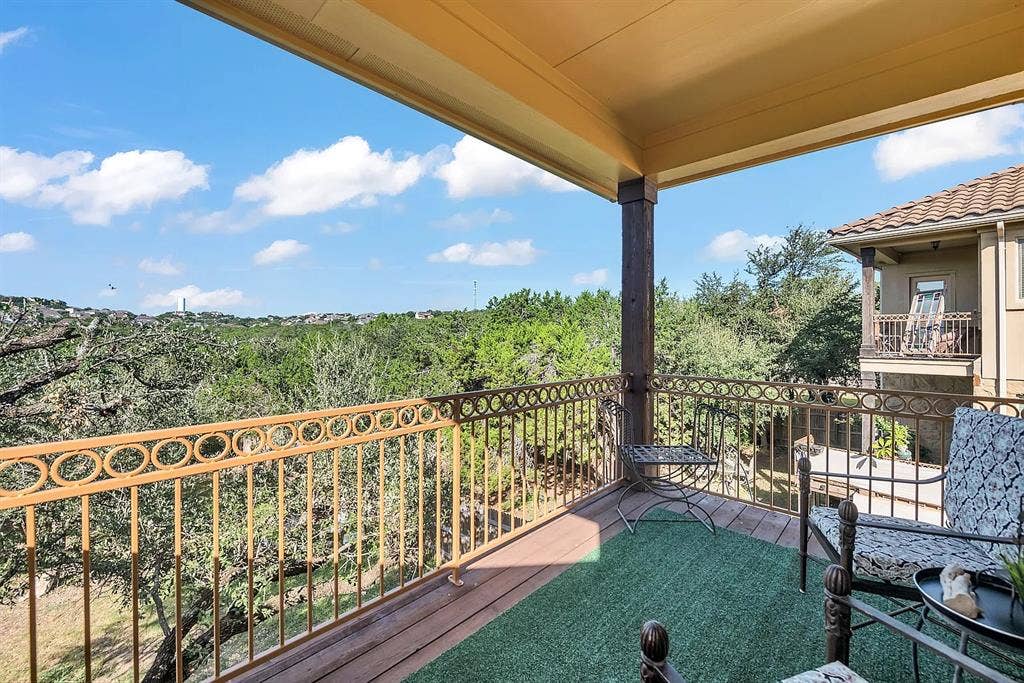 3 BR in Lakeway