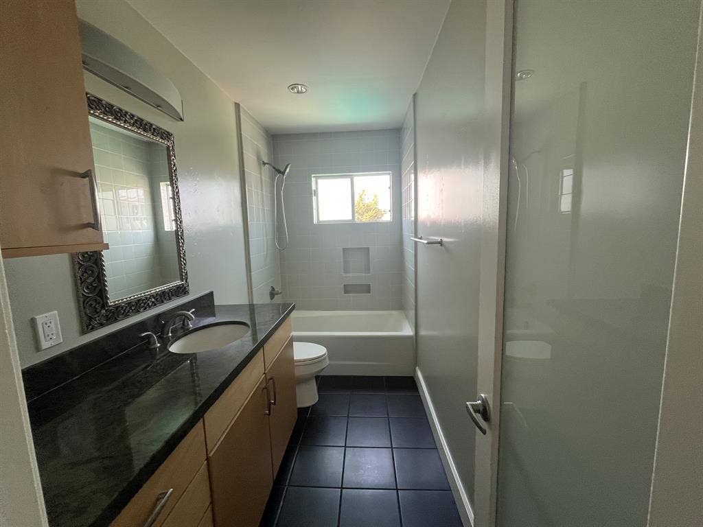 🏡 Private Room for Rent