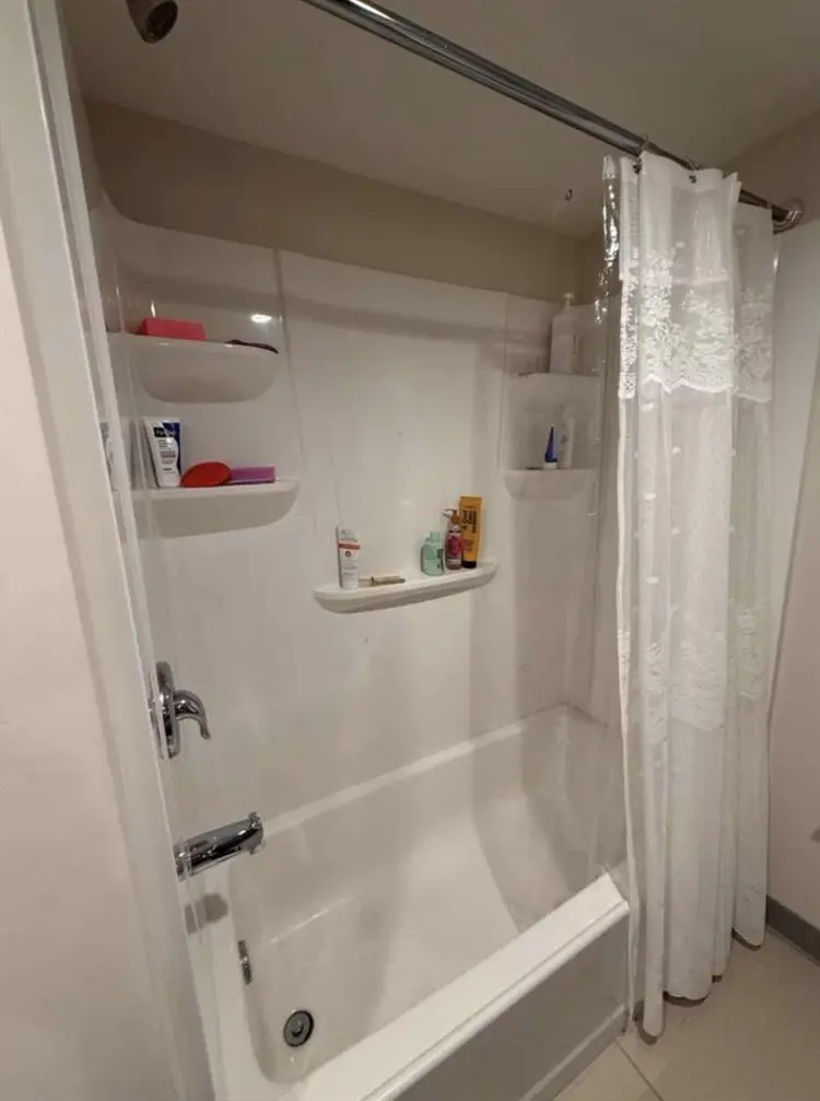Private Bed & Bath- Valley Glen