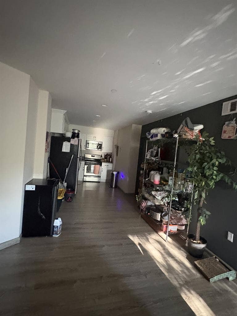 Private Bed & Bath- Valley Glen