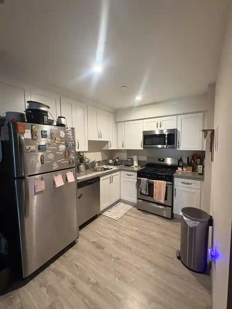 Private Bed & Bath- Valley Glen