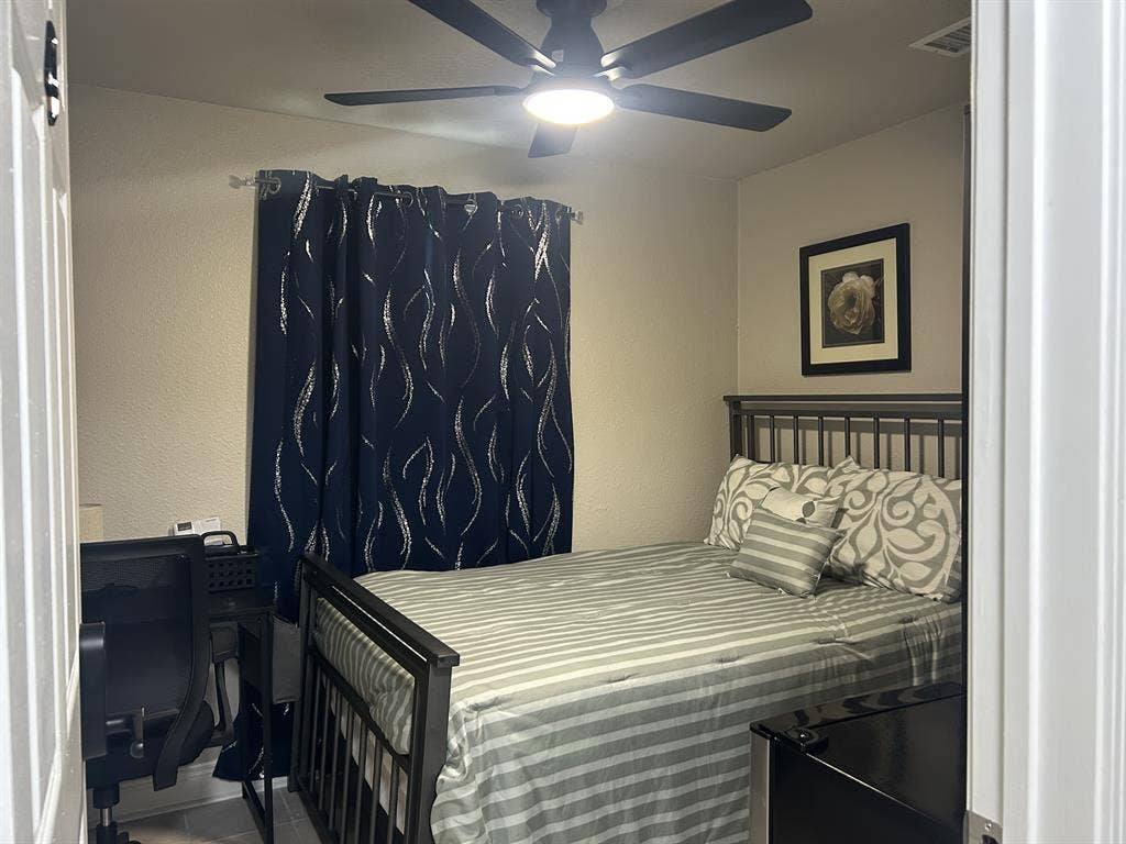 Room for Rent in North Houston
