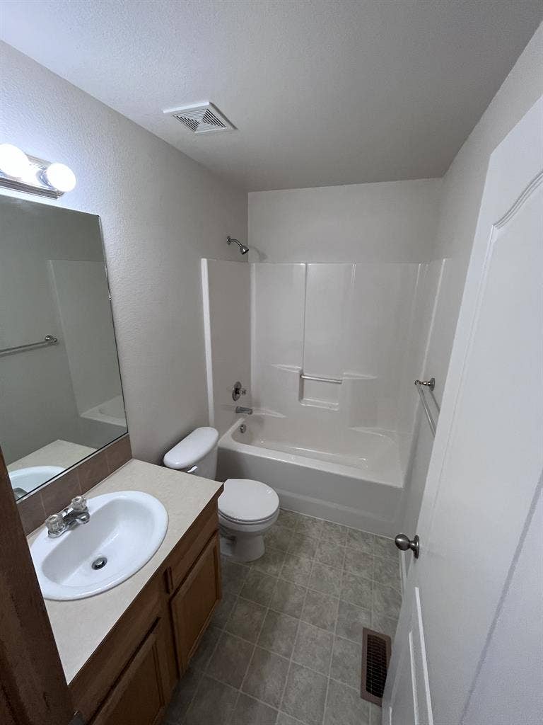 Room for rent free utility’s
