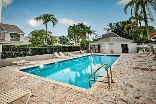 Nice 1 Bedroom in Boca Townhouse