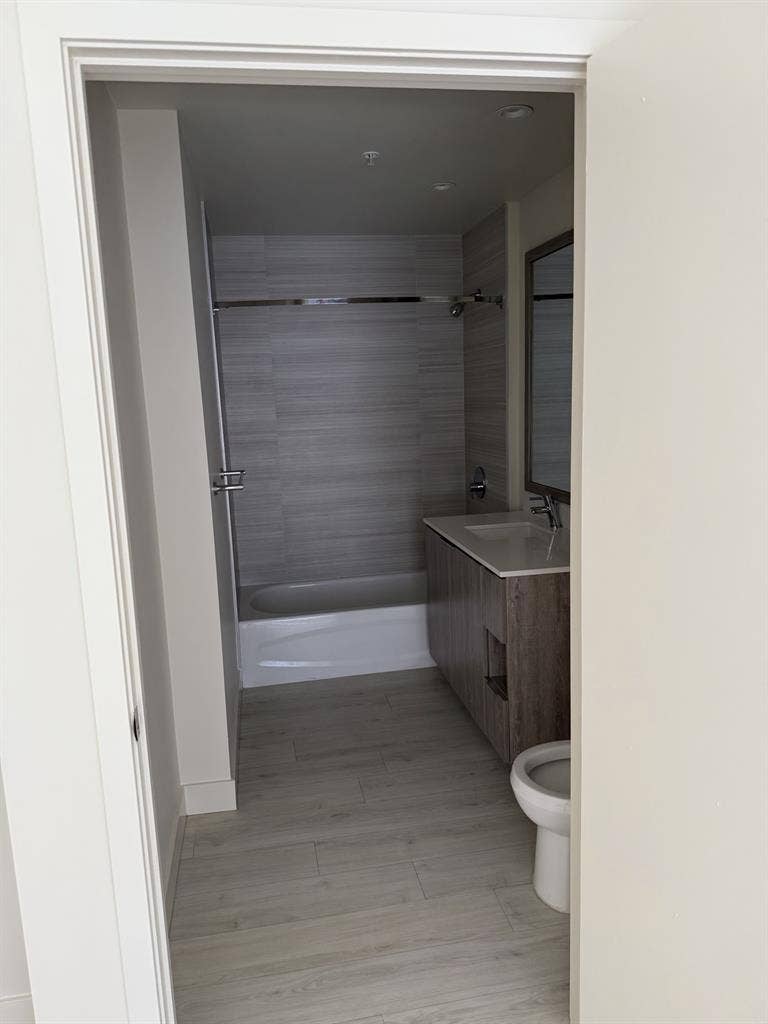 Roommate Wanted - Luxury Apartment