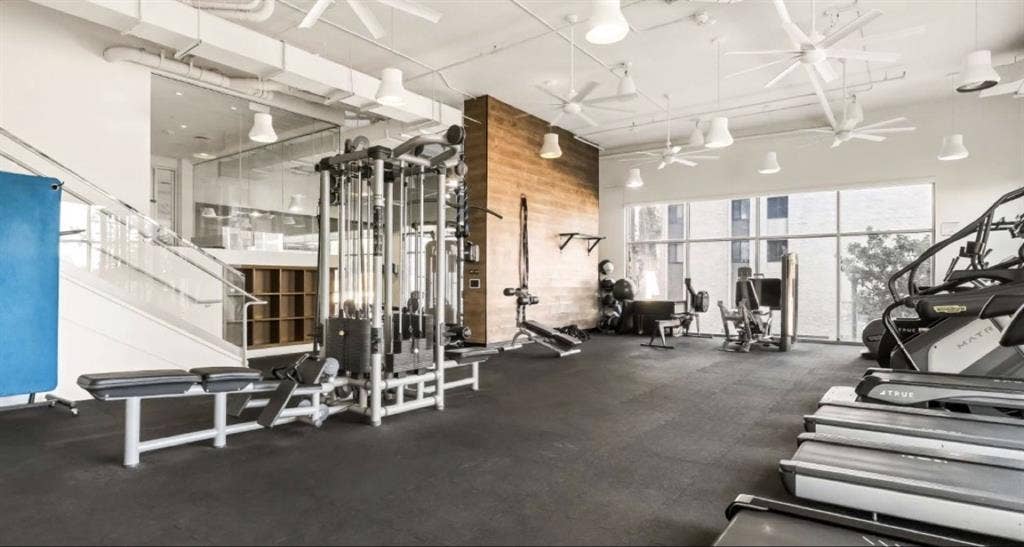 Roommate Wanted - Luxury Apartment