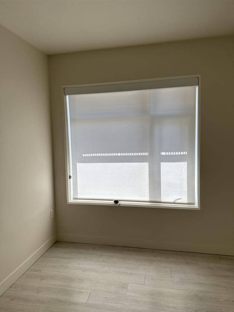 Roommate Wanted - Luxury Apartment