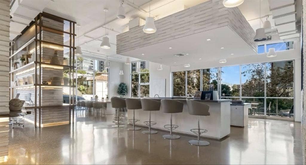 Roommate Wanted - Luxury Apartment