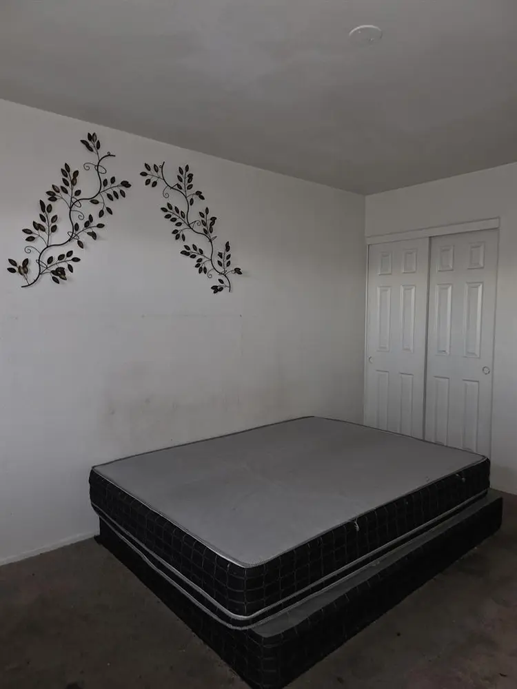 Full room with bathroom included 💯
