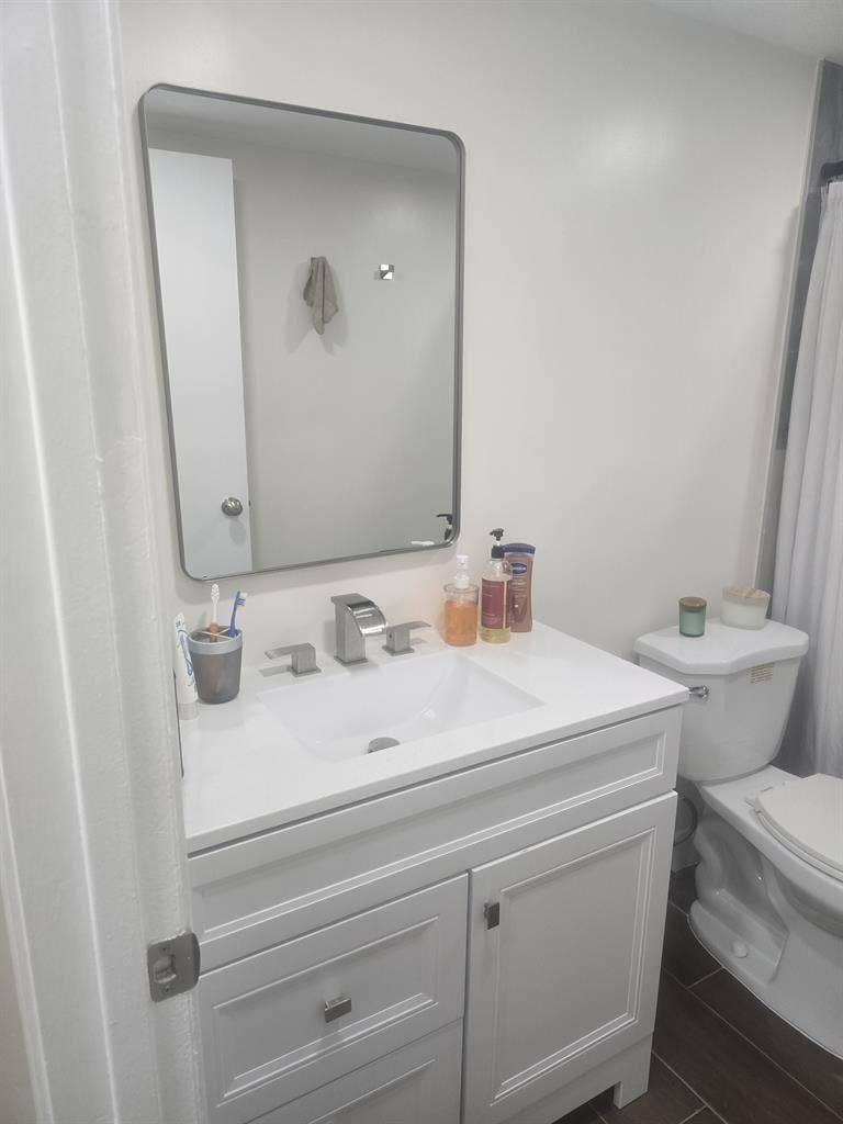 E BOCA RATON, SMALL STUDIO M ONLY