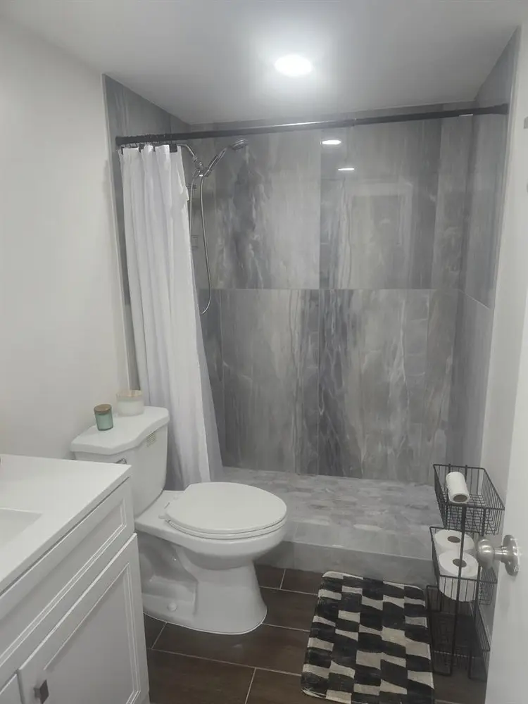 E BOCA RATON, SMALL STUDIO M ONLY