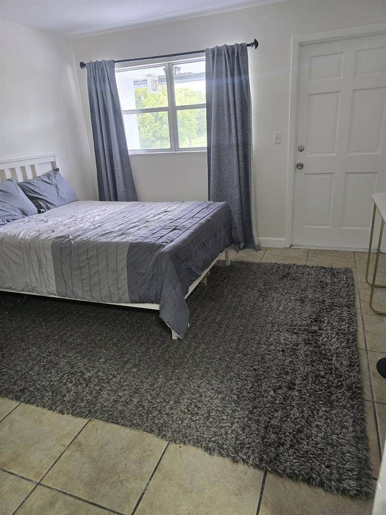 E BOCA RATON, PRIVATE ENTRANCE,