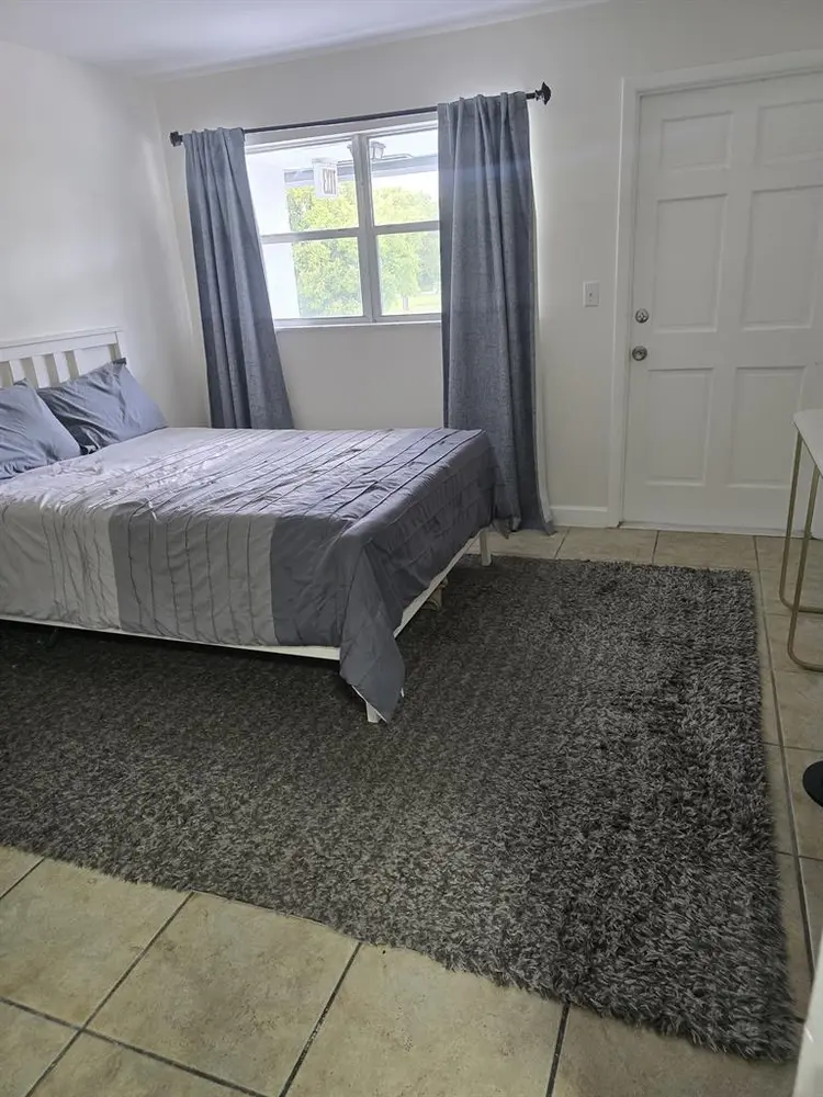 E BOCA RATON, PRIVATE ENTRANCE,