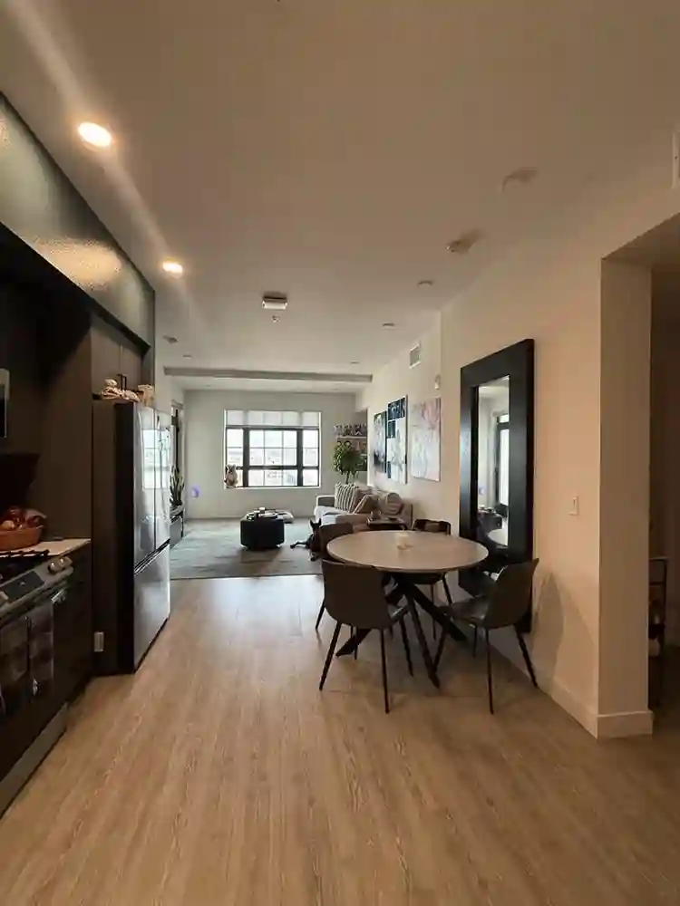 DOWNTOWN LA ROOM - FEMALE ONLY