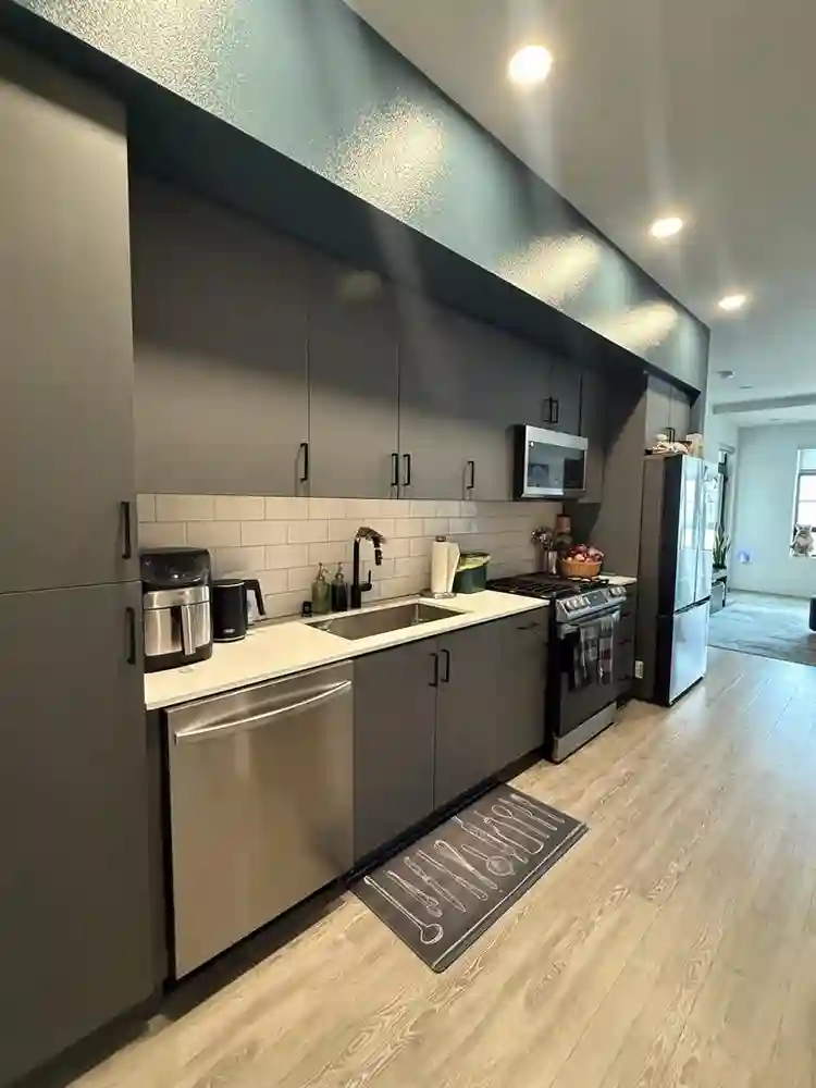 DOWNTOWN LA ROOM - FEMALE ONLY
