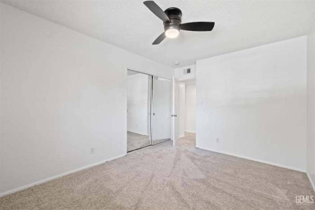 Room for Rent Shared / Bathroom