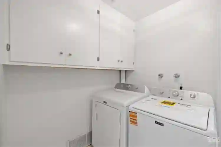 Private Room W/ Bathroomm