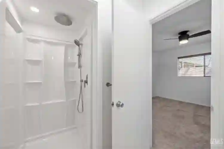 Private Room W/ Bathroomm