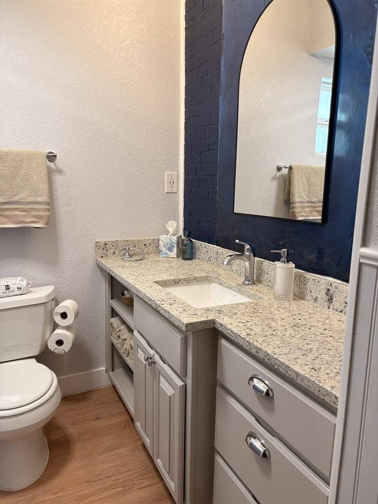 1 Bed/1 Bath furnished duplex