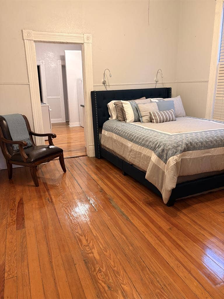 1 Bed/1 Bath furnished duplex
