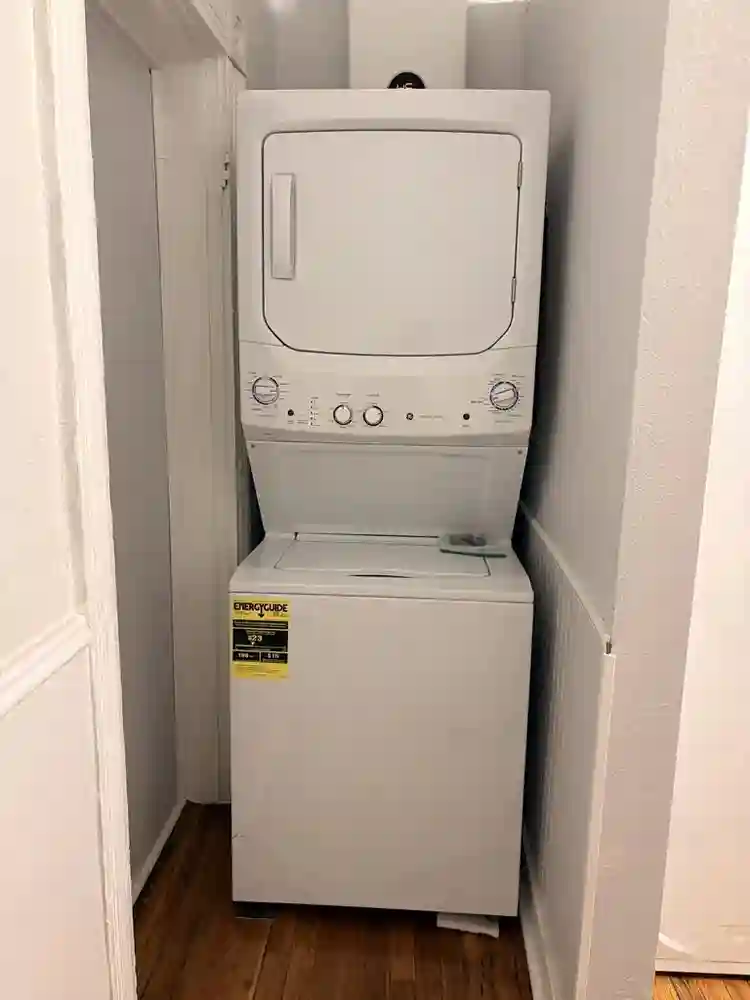 1 Bed/1 Bath furnished duplex