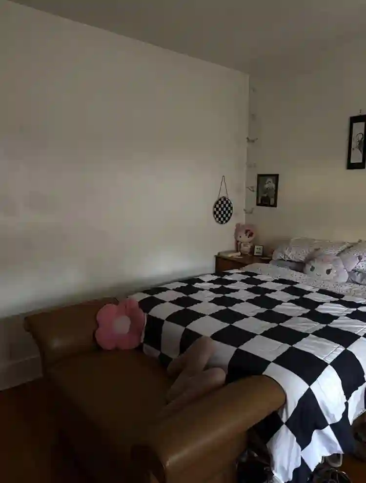 Room near Caltech / PCC - Oct 1