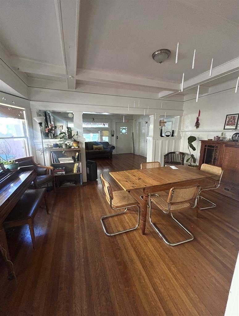 Room near Caltech / PCC - Oct 1