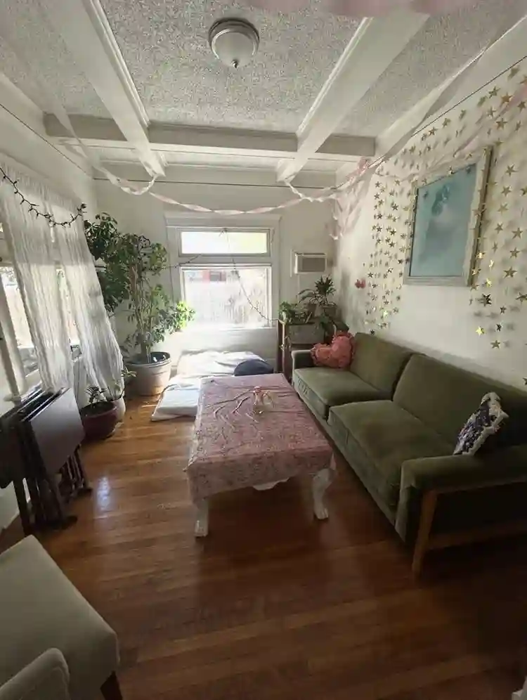 Room near Caltech / PCC - Oct 1
