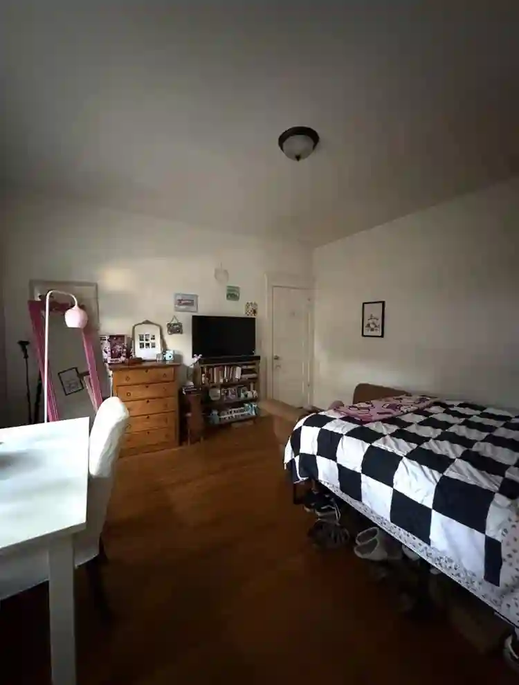 Room near Caltech / PCC - Oct 1