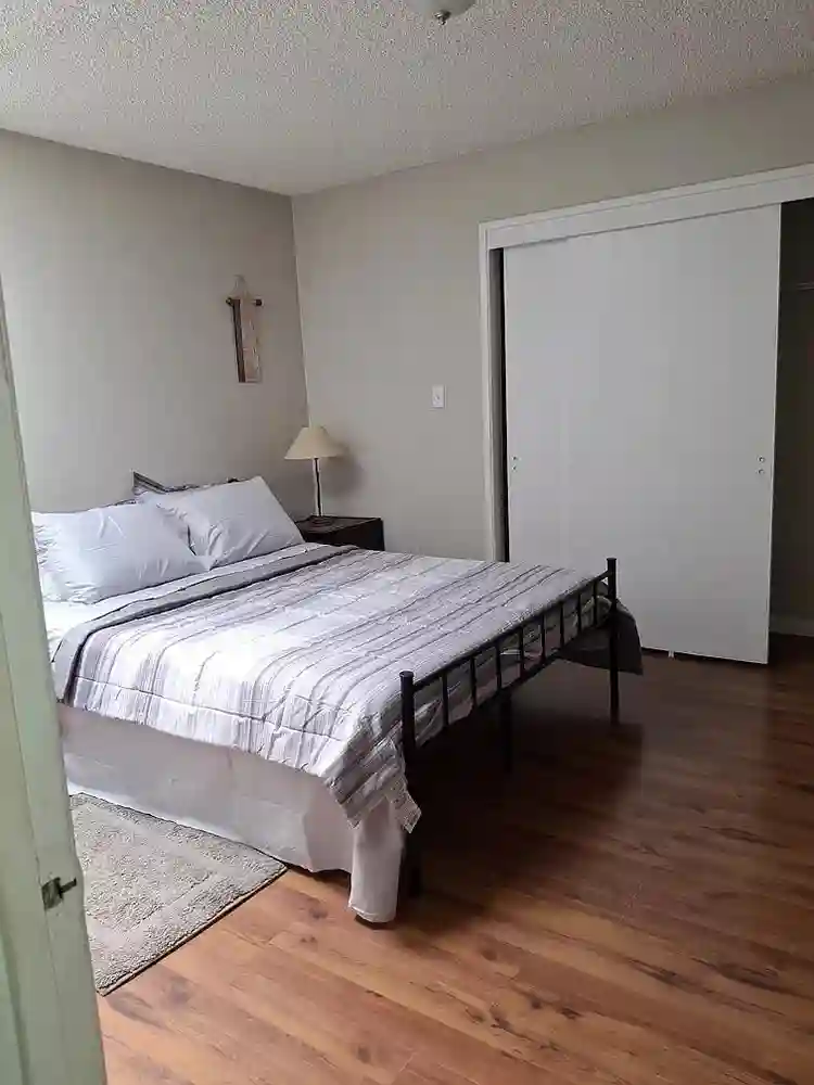 Private Room w/ Bath, Utils Incl