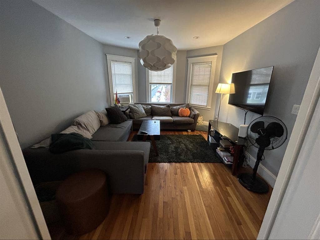 Room for Rent in South Dorchester!