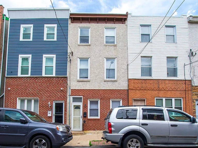 3 beds 2 baths is up for grab!