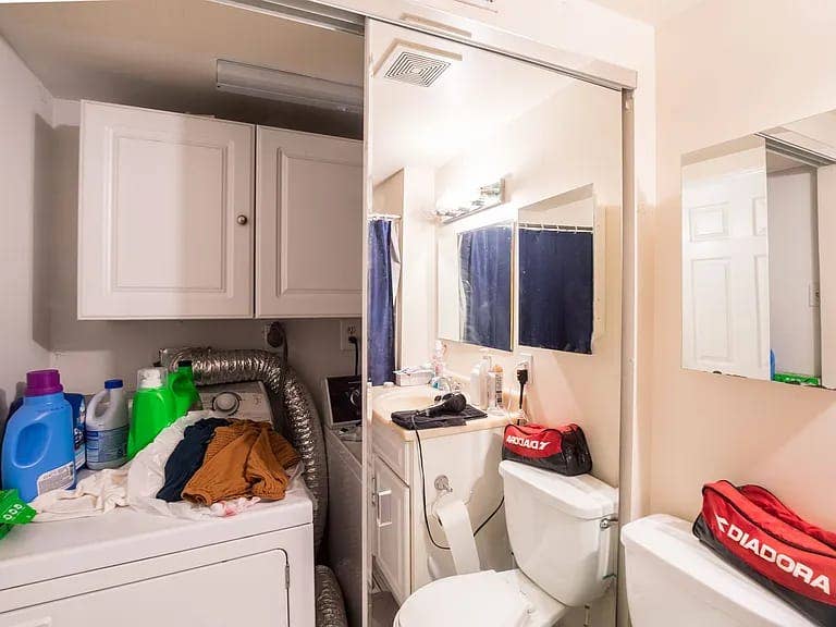 3 beds 2 baths is up for grab!