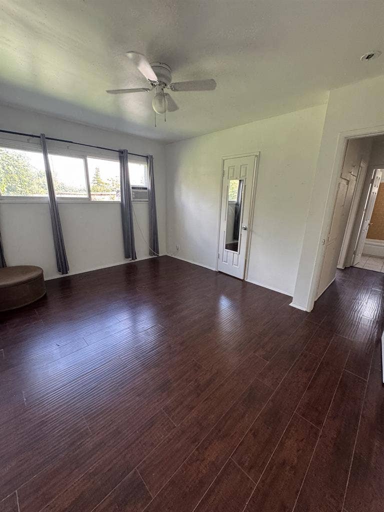 1 large bedroomms