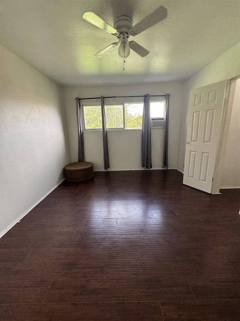 1 large bedroomms