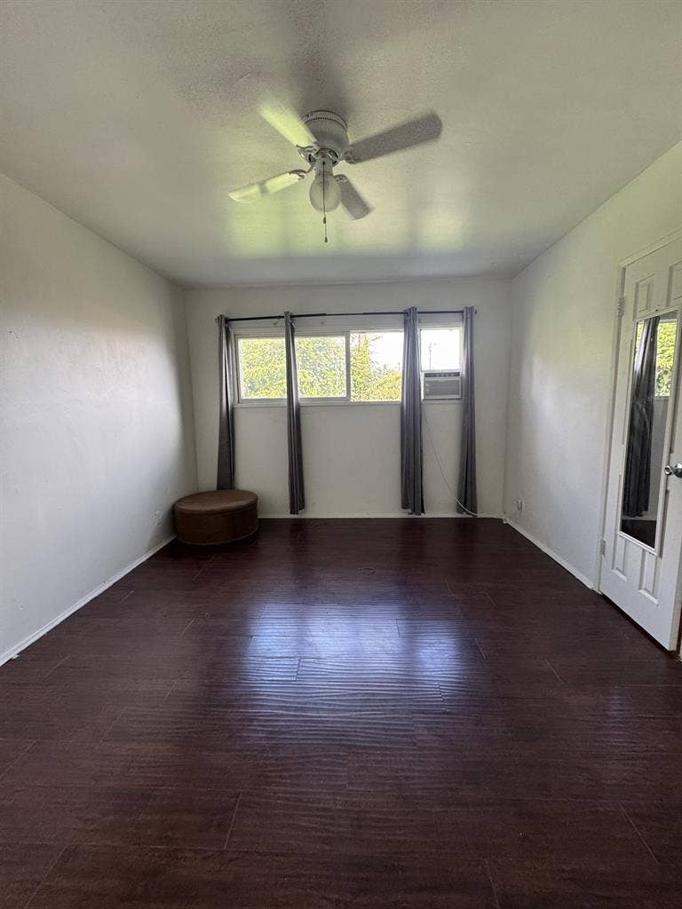 1 large bedroomms
