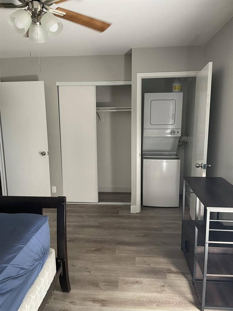 Looking for Quiet Roommate