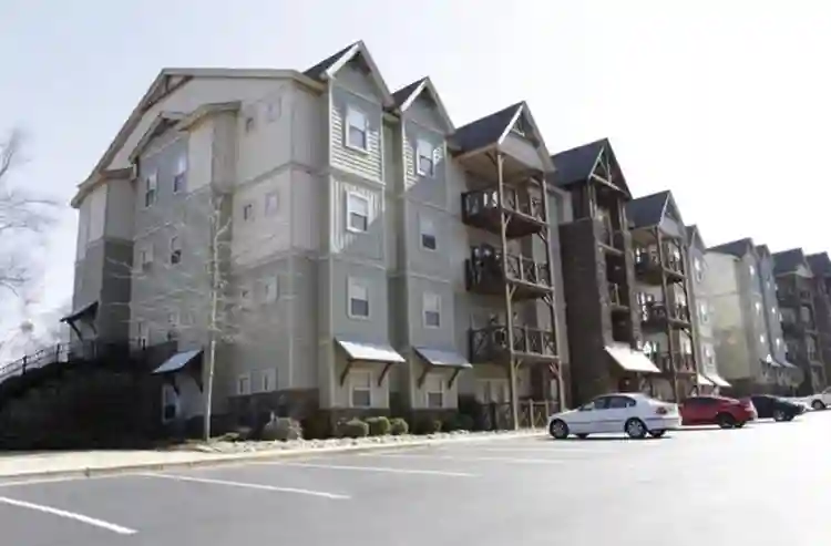 Crawford Falls Apartment