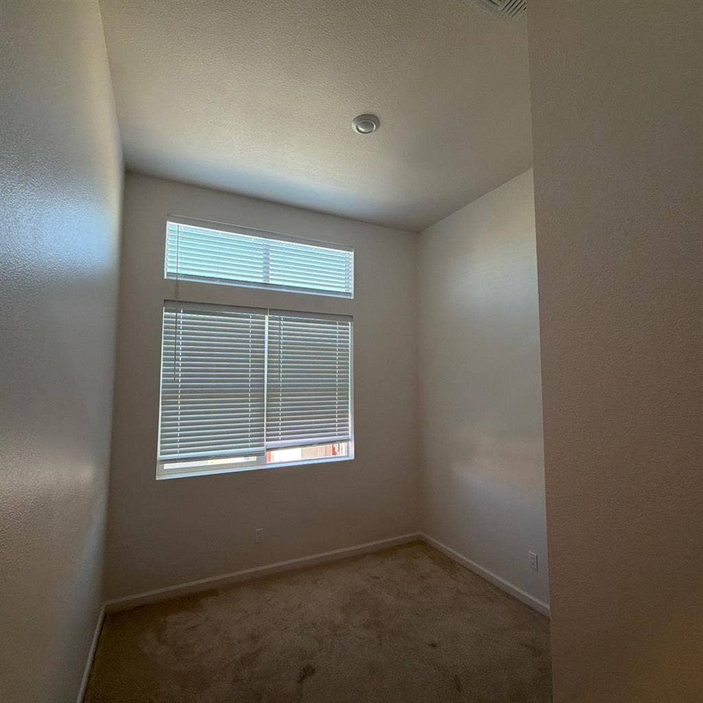 Room in quiet neighborhood