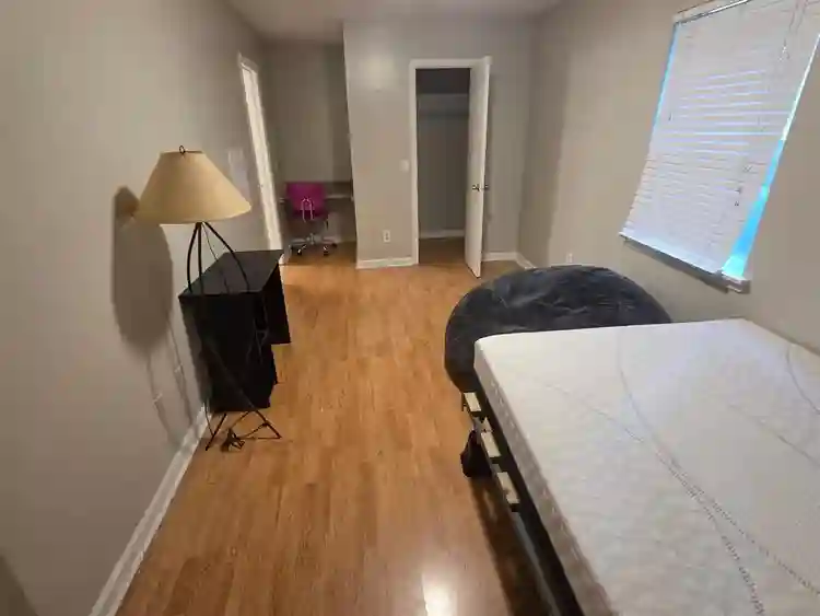Auburn lease takeover 3 months free