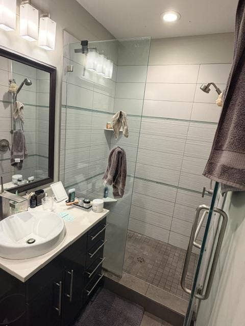 1 Room sublet, 2 bd 2 bth
