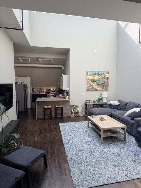 1 Room sublet, 2 bd 2 bth