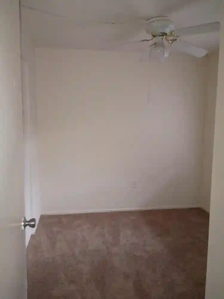 2 bedrooms available
