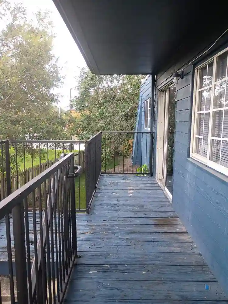 2 bedrooms available