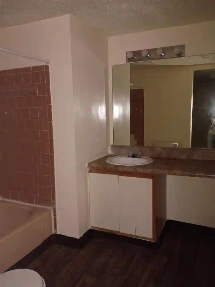 2 bedrooms available