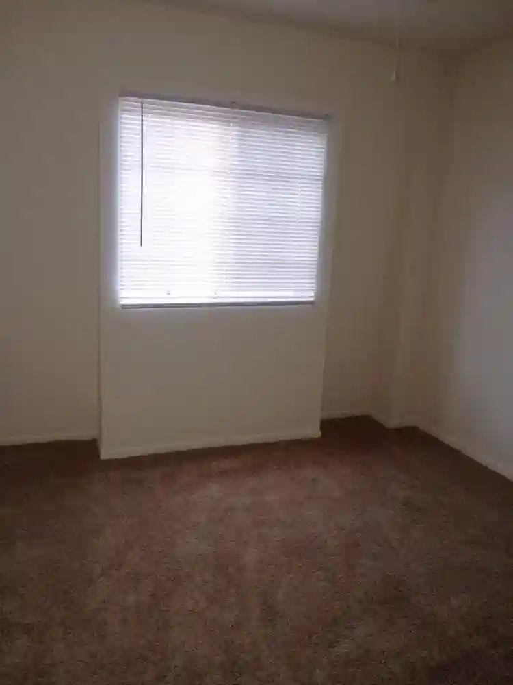 2 bedrooms available