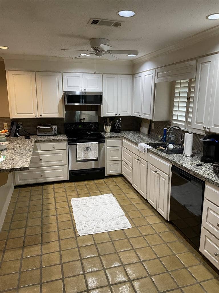 Room available in Northeast Jackson