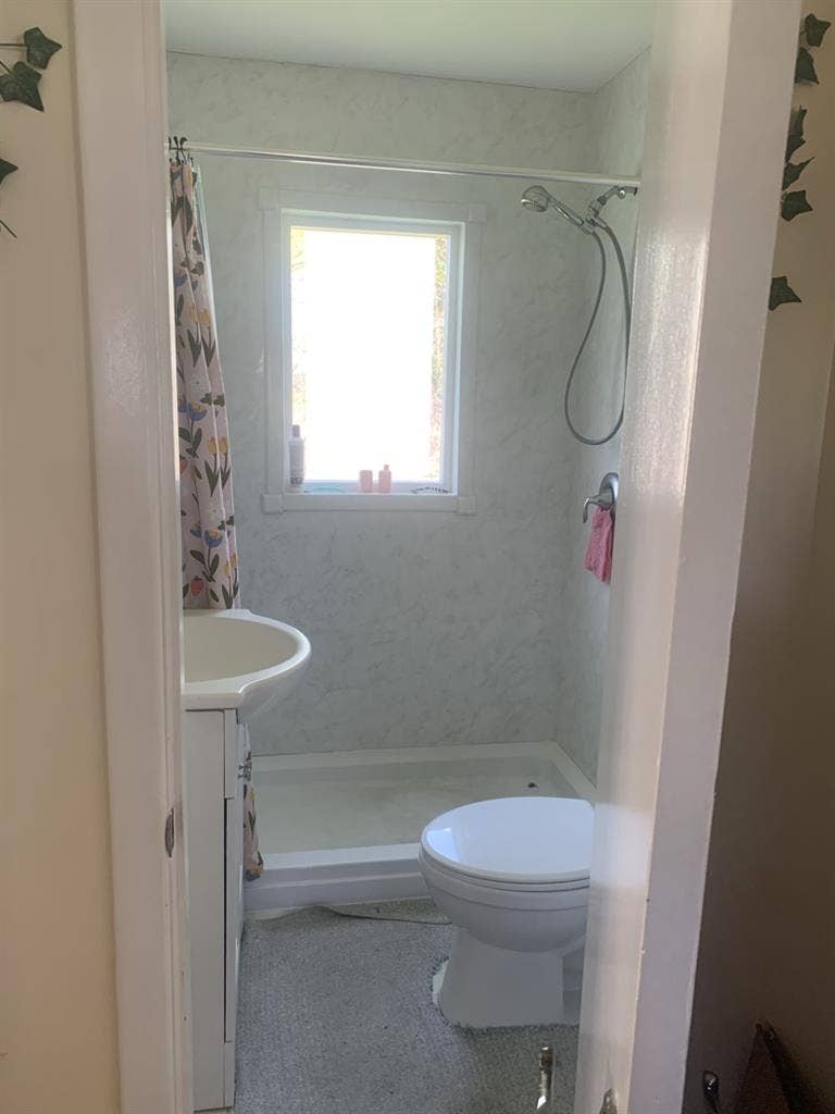 Looking for roommate asap