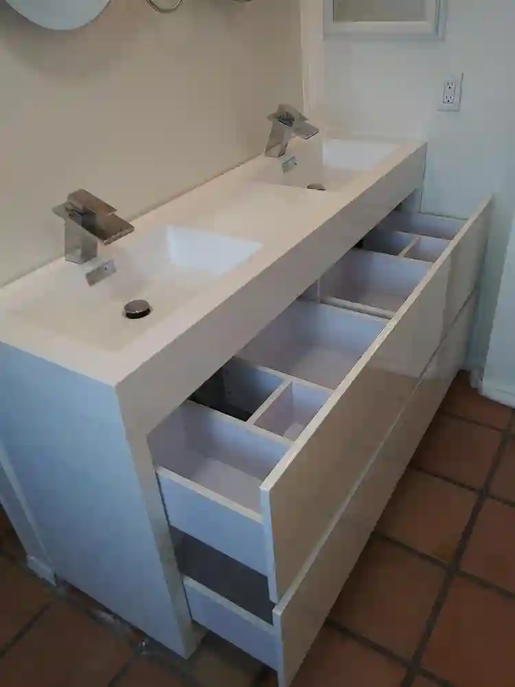 Master w/ Lrg En Suite Bath Jacuzzi