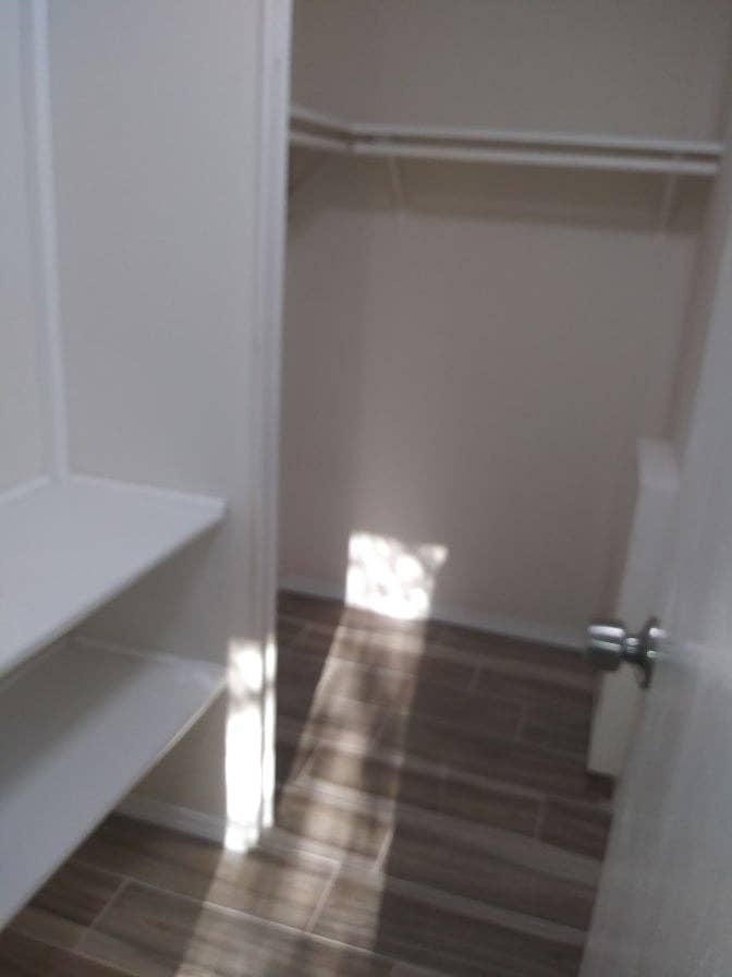 Master w/ Lrg En Suite Bath Jacuzzi